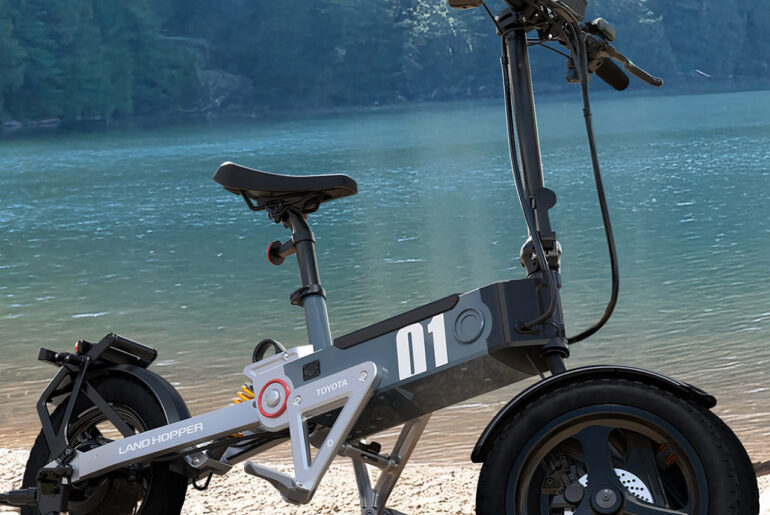 Toyota Land Hopper Three-Wheeled Electric Personal Mobility Concept