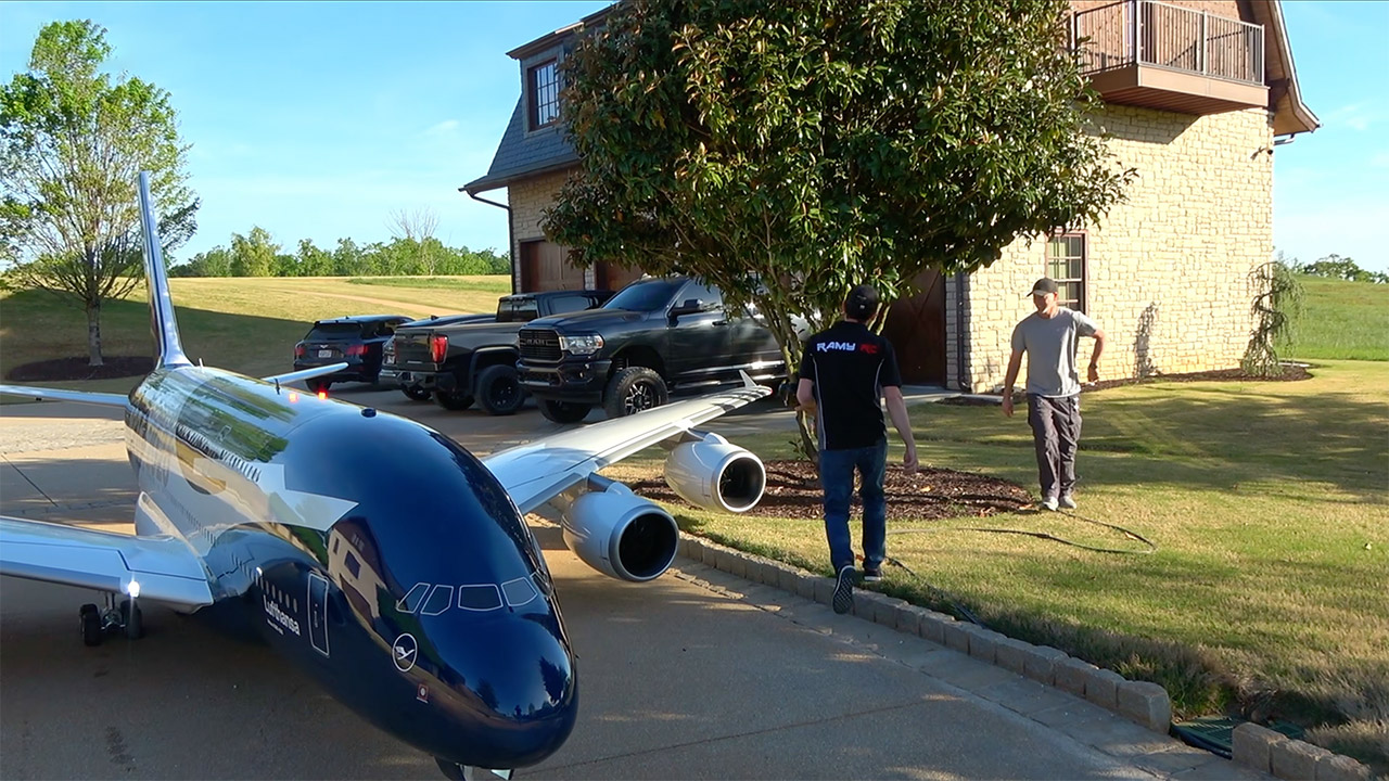 Ramy RC World's Largest Remote-Controlled A380 Plane