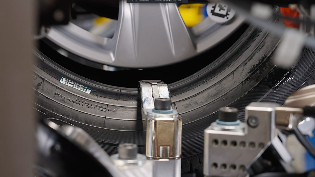 SmartBay AI Robot Tire Wheel Changing Balancing