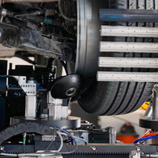 SmartBay AI Robot Tire Wheel Changing Balancing