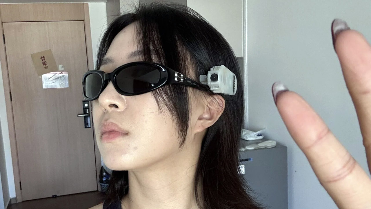 Jenny Zhang Hairclip Camera