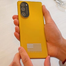 NBC News Trump Mobile T1 Phone Hands-On Test