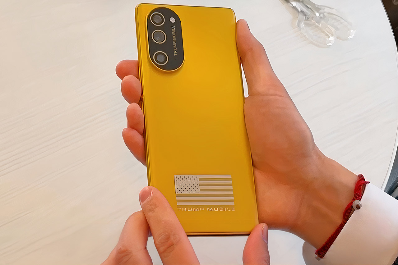 NBC News Trump Mobile T1 Phone Hands-On Test
