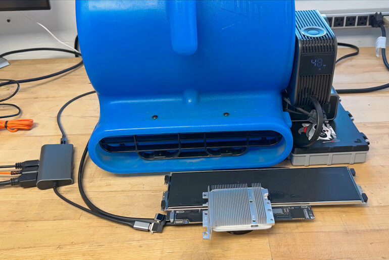 Apple MacBook Neo Cooling Mod