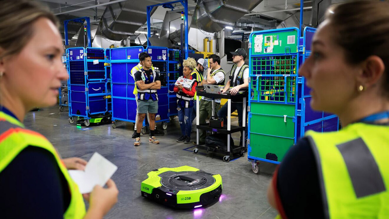 Next-Gen Amazon Proteus Robot Warehouse