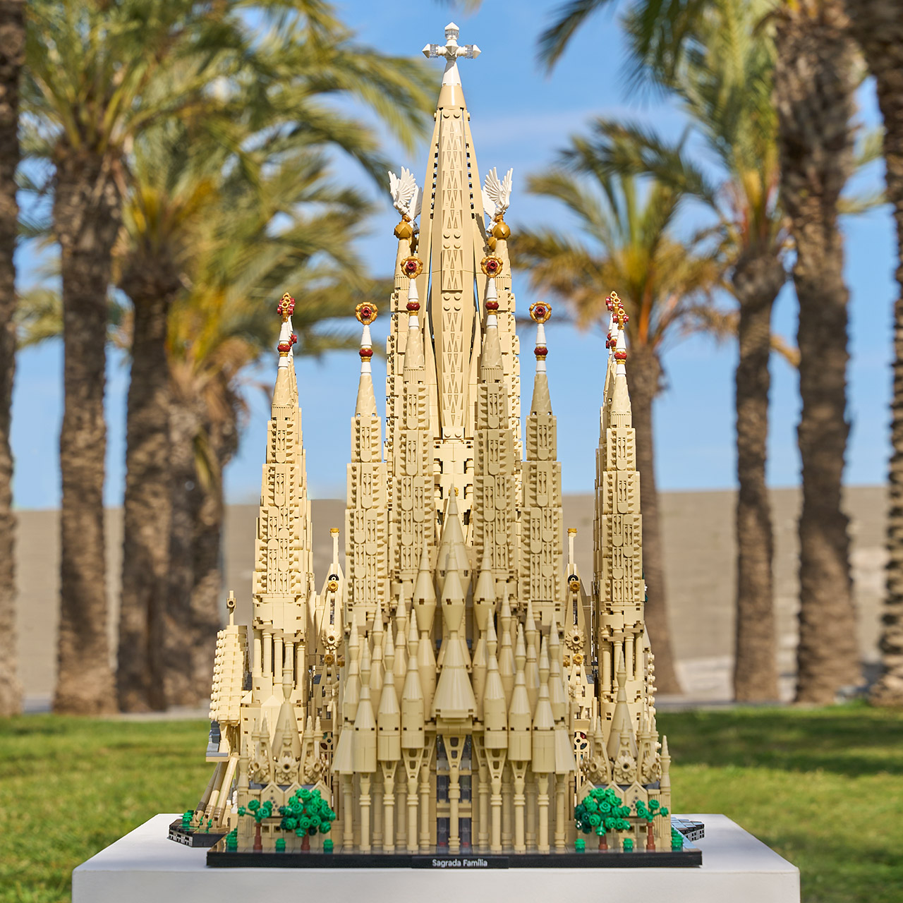 LEGO Architecture Sagrada Familia 21065 Set
