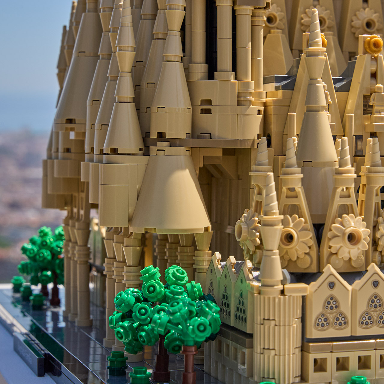 LEGO Architecture Sagrada Familia 21065 Set