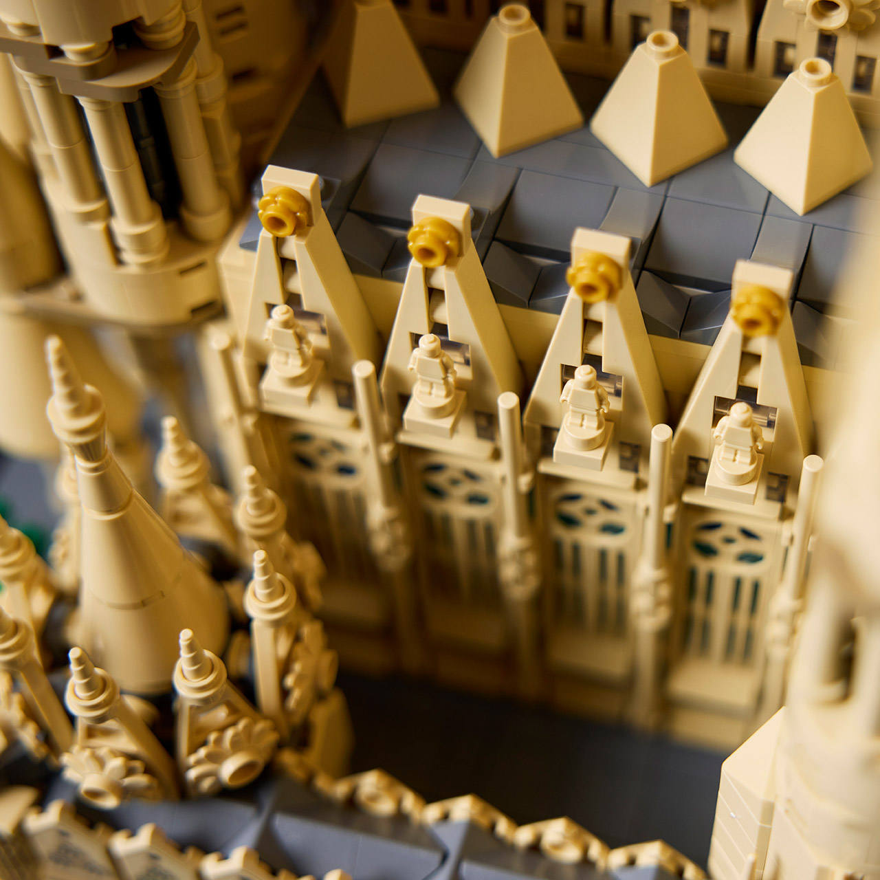 LEGO Architecture Sagrada Familia 21065 Set