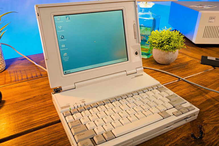 Compaq LTE Lite 4/25E Laptop