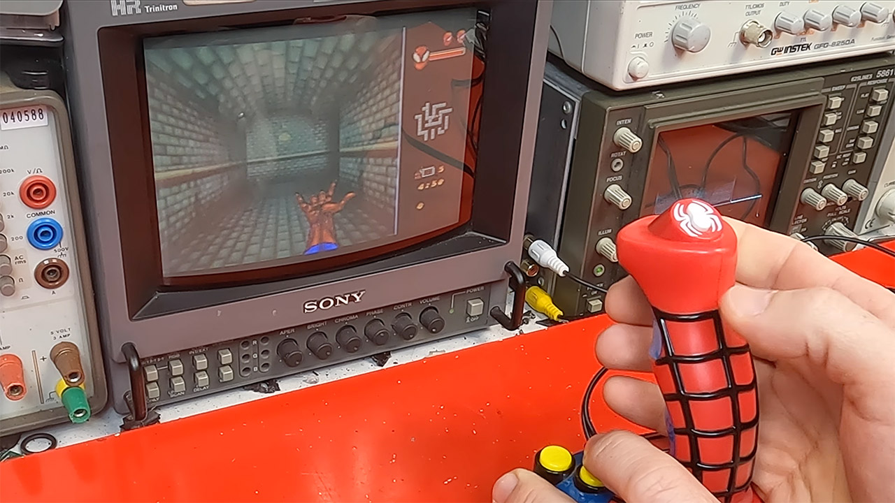 2004 Jakks Pacific Spider-Man Controller Plug and Play TV
