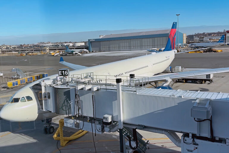 CDG RUN BOS HNL World's Longest Domestic Flight