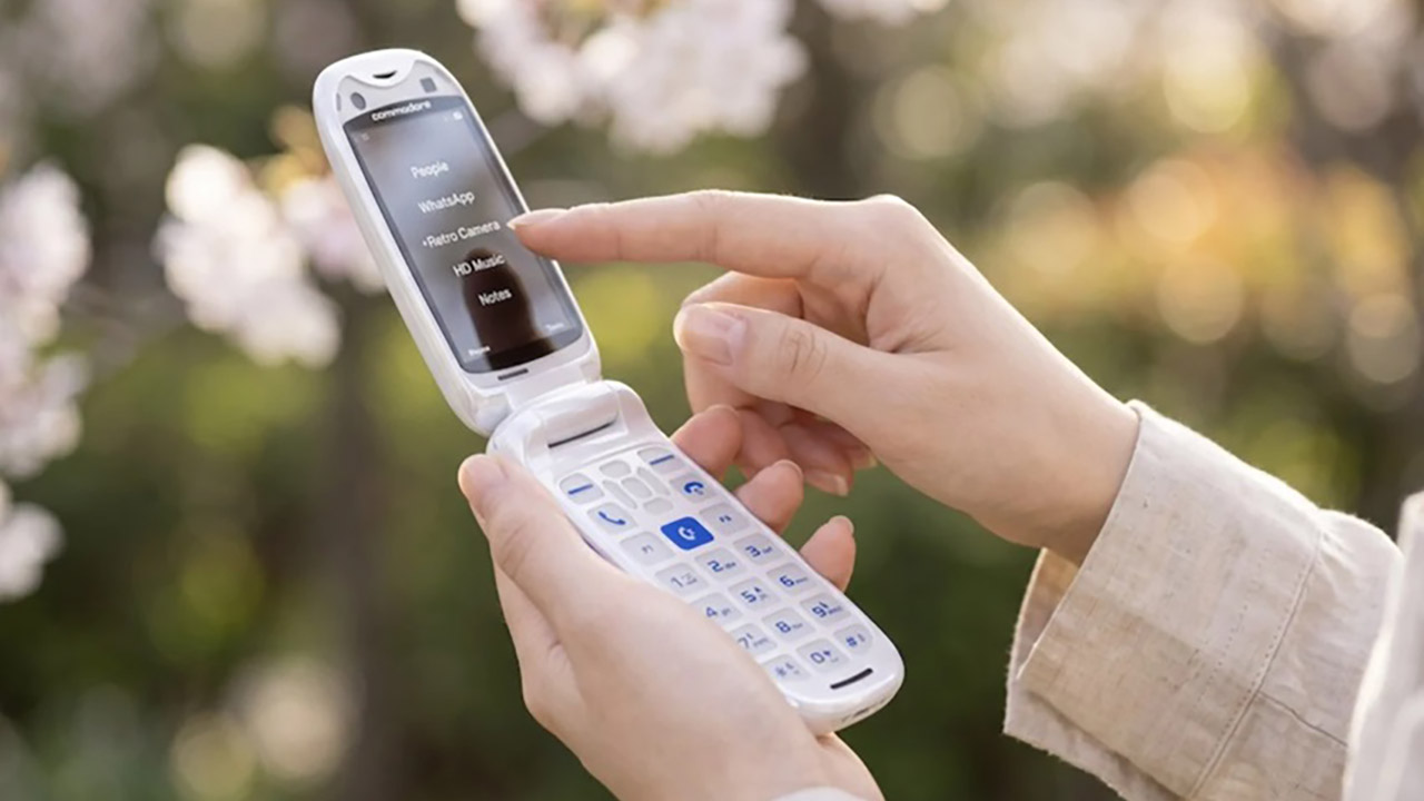 Commodore Callback 8020 Flip Phone