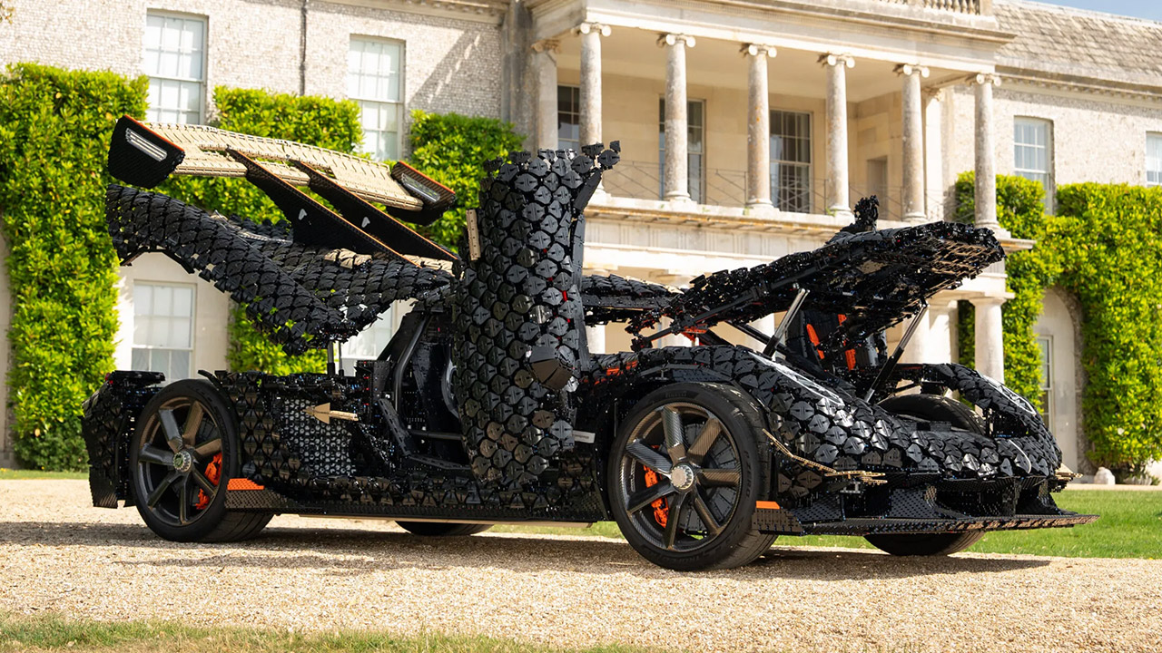 LEGO Technic Koenigsegg Sadair's Spear Megacar