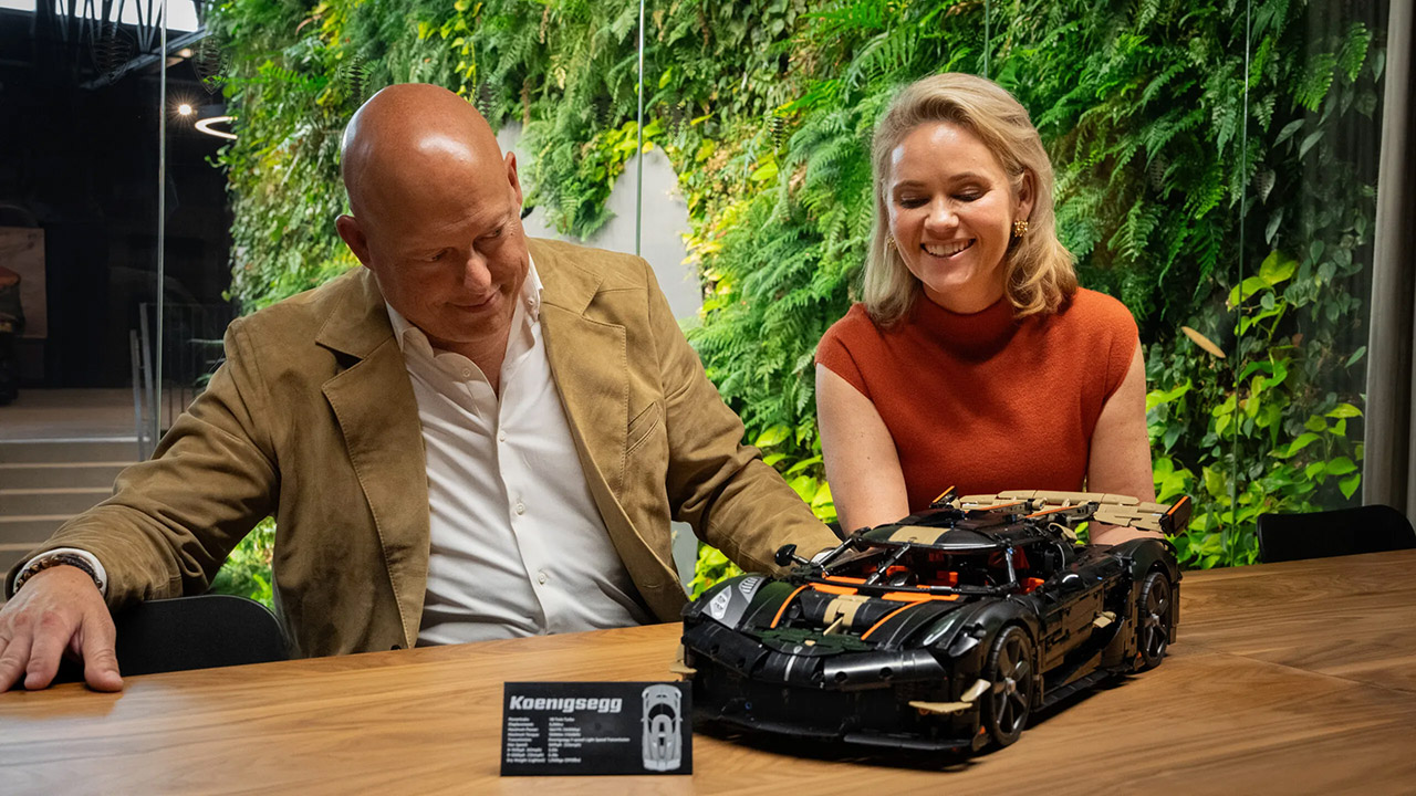 LEGO Technic Koenigsegg Sadair's Spear Megacar