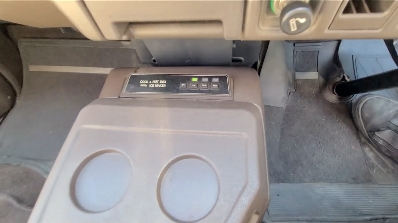 1991 Toyota LiteAce Minivan Fridge Ice Cube Maker