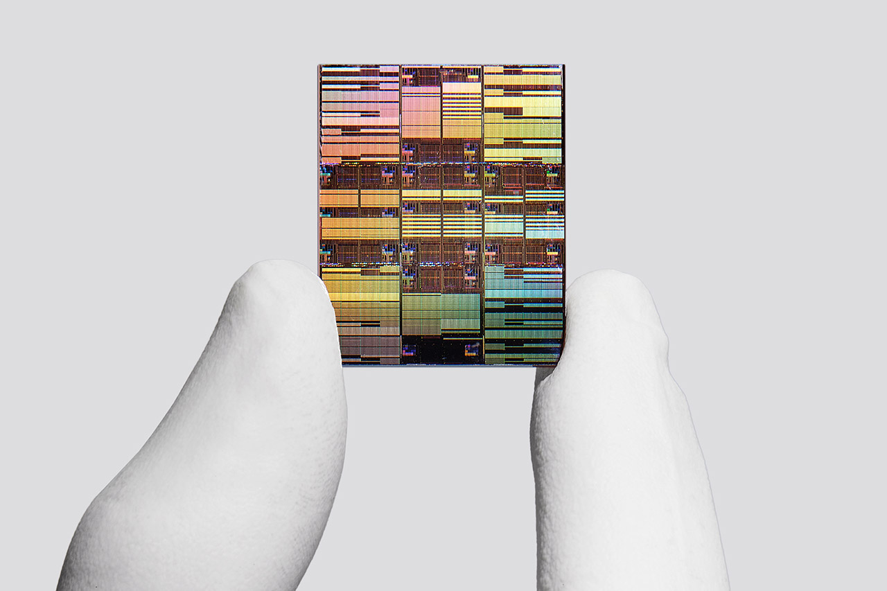 IBM World's First Sub-1 Nanometer Chip Smallest