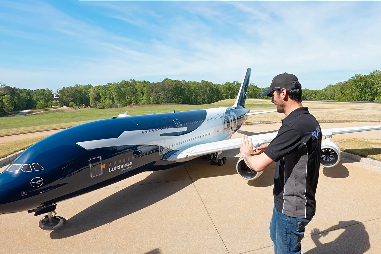 Ramy RC World's Largest Remote-Controlled R/C Airbus A380 Jet