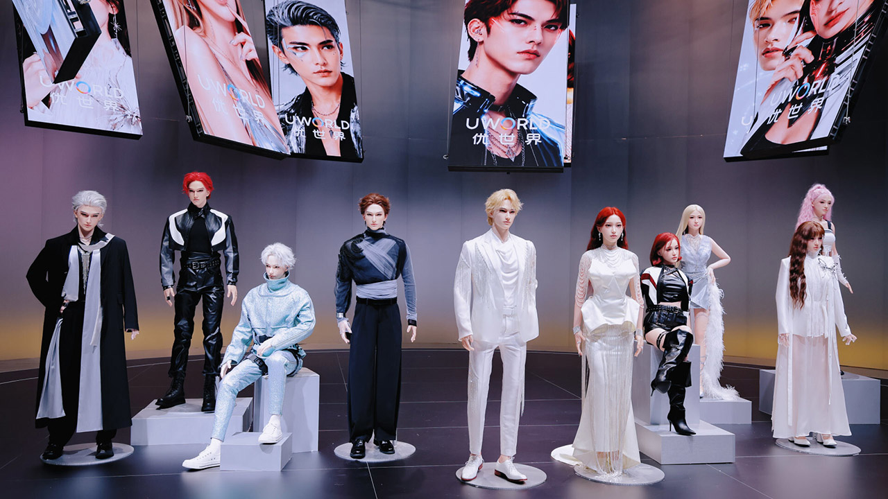 UBTECH UWORLD U1 Humanoid Companion Robots