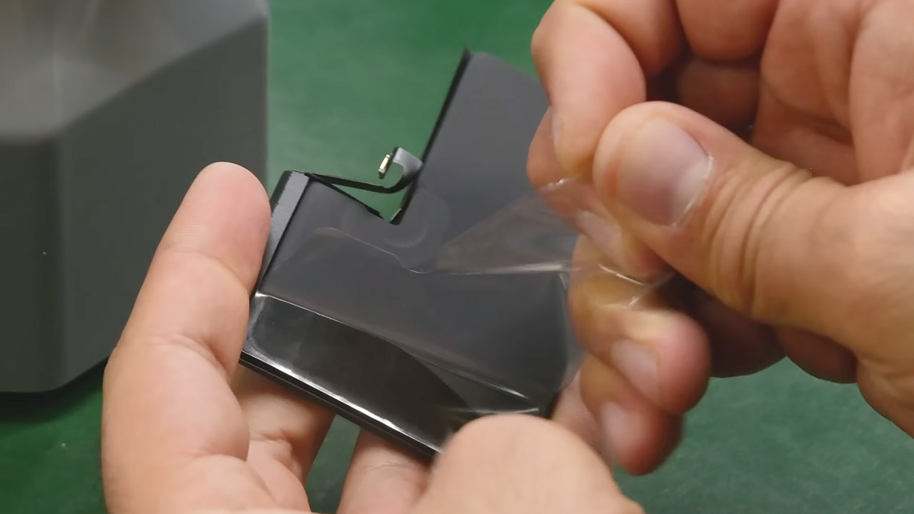 iFixit How iPhone Replacement Batteries are Made