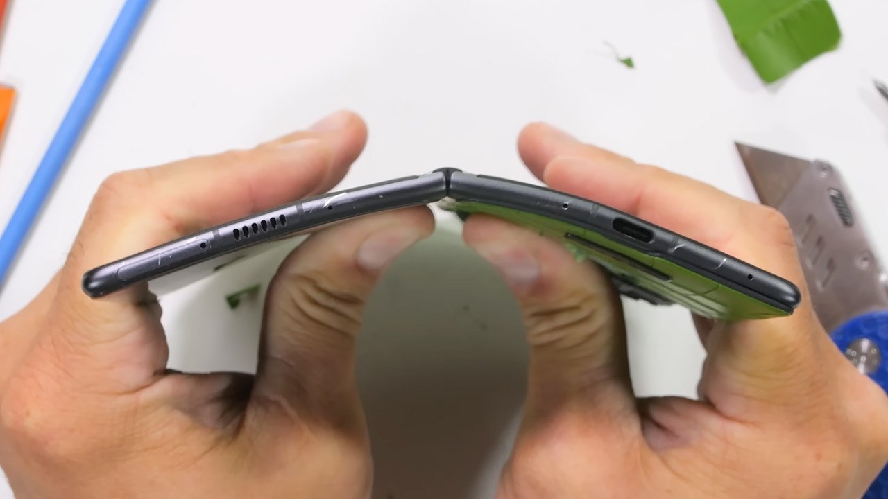 JerryRigEverything Vertu Fold Smartphone