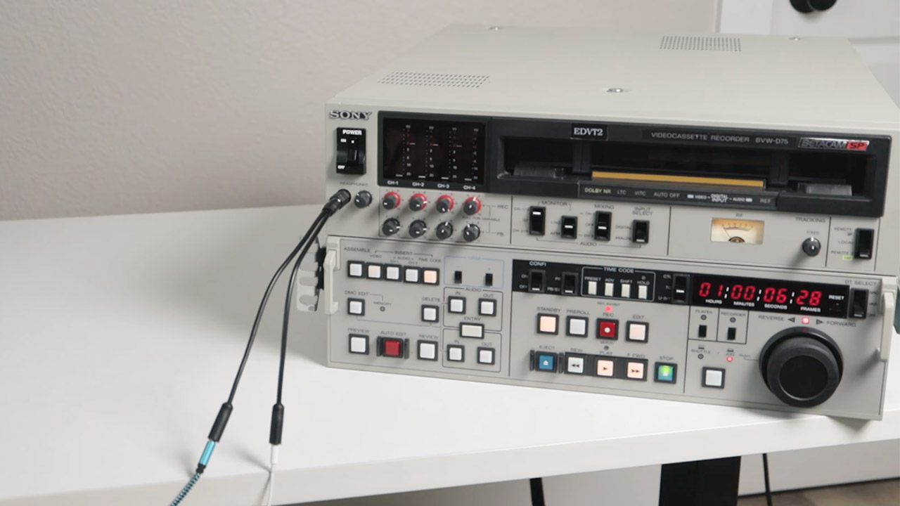 Sony 1986 VTR Broadcast Recorder BVW-D75
