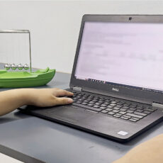 Perpetual Newton's Cradle Never Stops