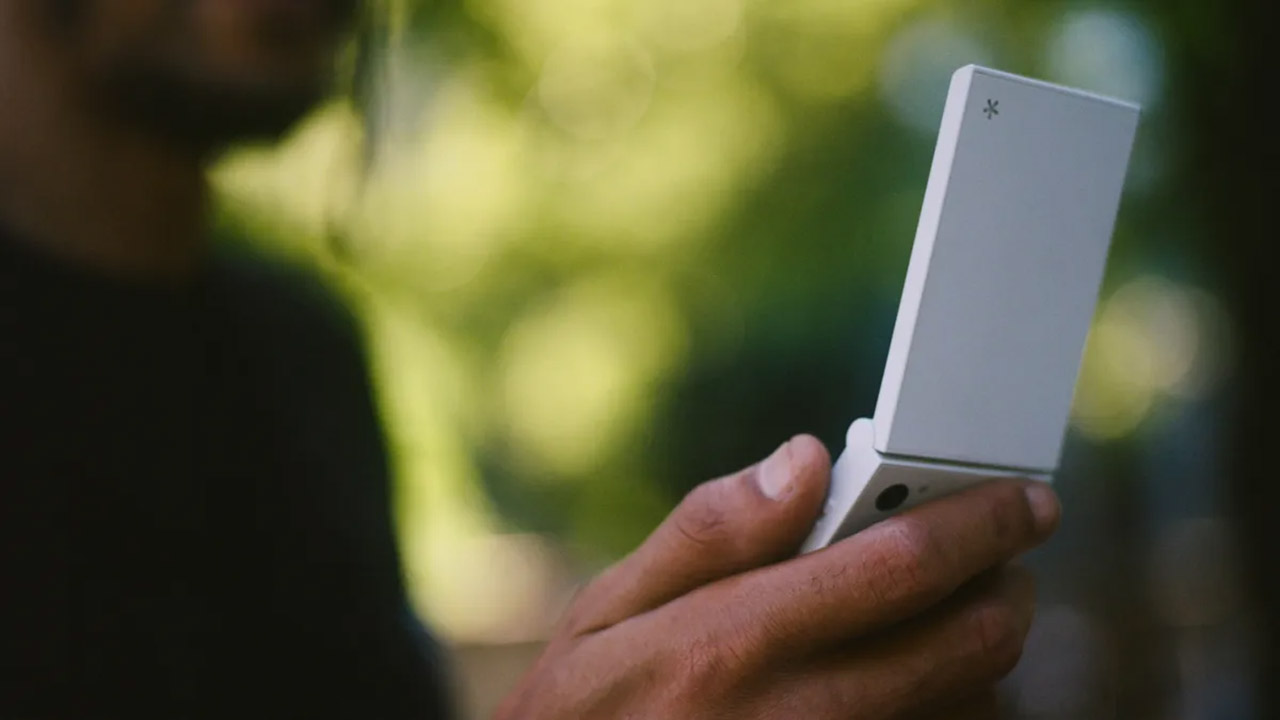 Light Flip Minimalist Phone