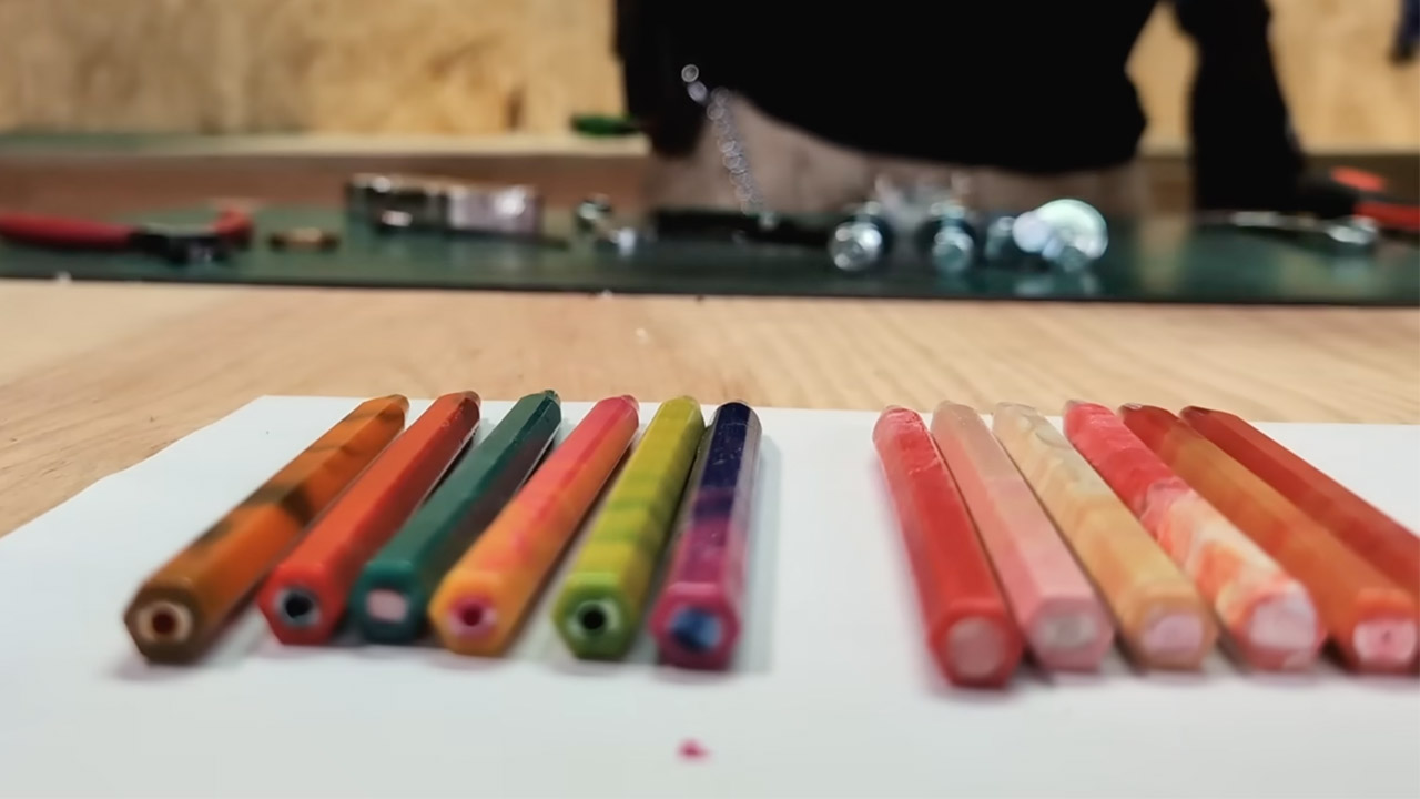 Desktop Plastic Recycler Machine DEGO Pens