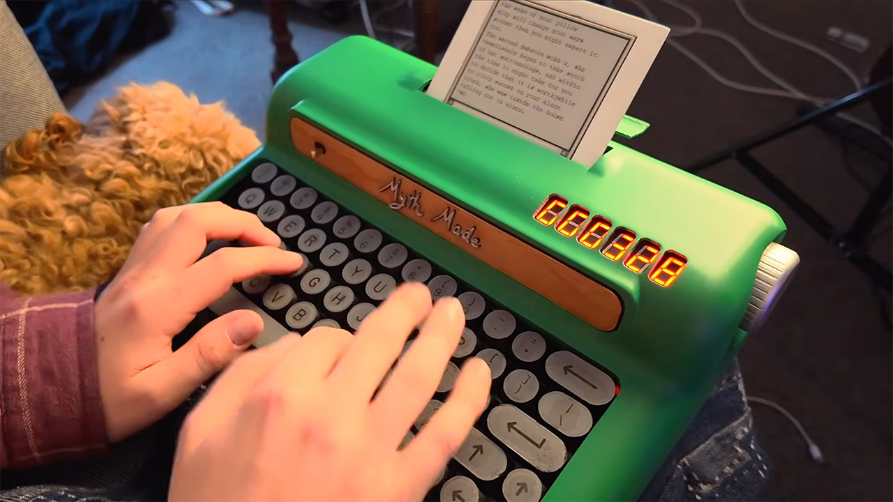 E-Ink Typewriter