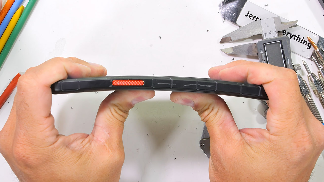 JerryRigEverything Samsung Galaxy XCover 7 Pro