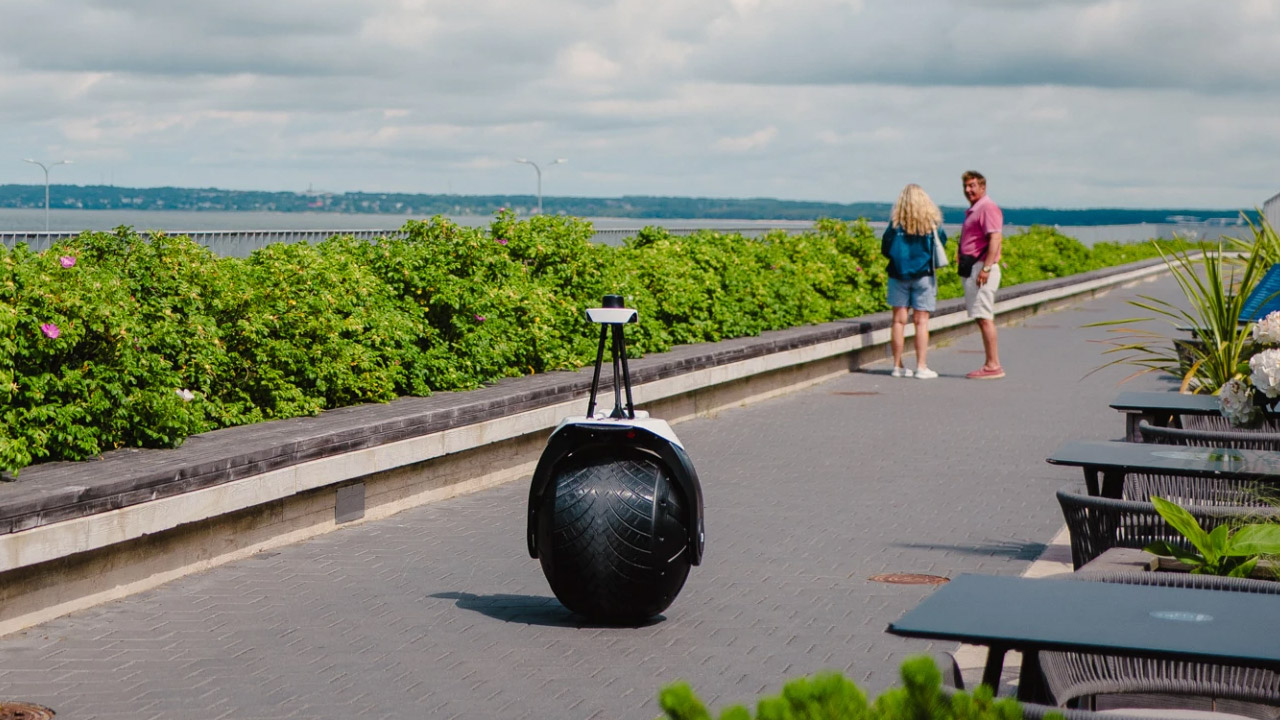 1ROLLO Autonomous Monowheel Security Robot