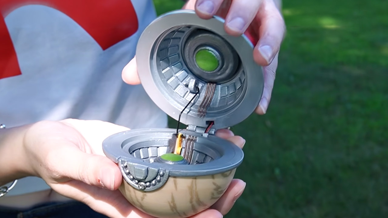 Kiara's Worshop Functional Pokemon Arceus Pokeball