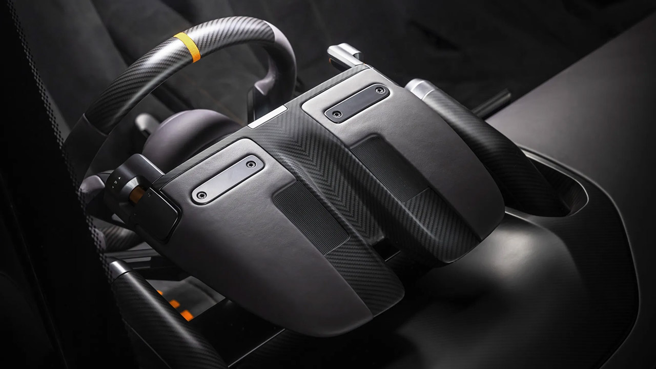 McLaren McL 6GT Interior
