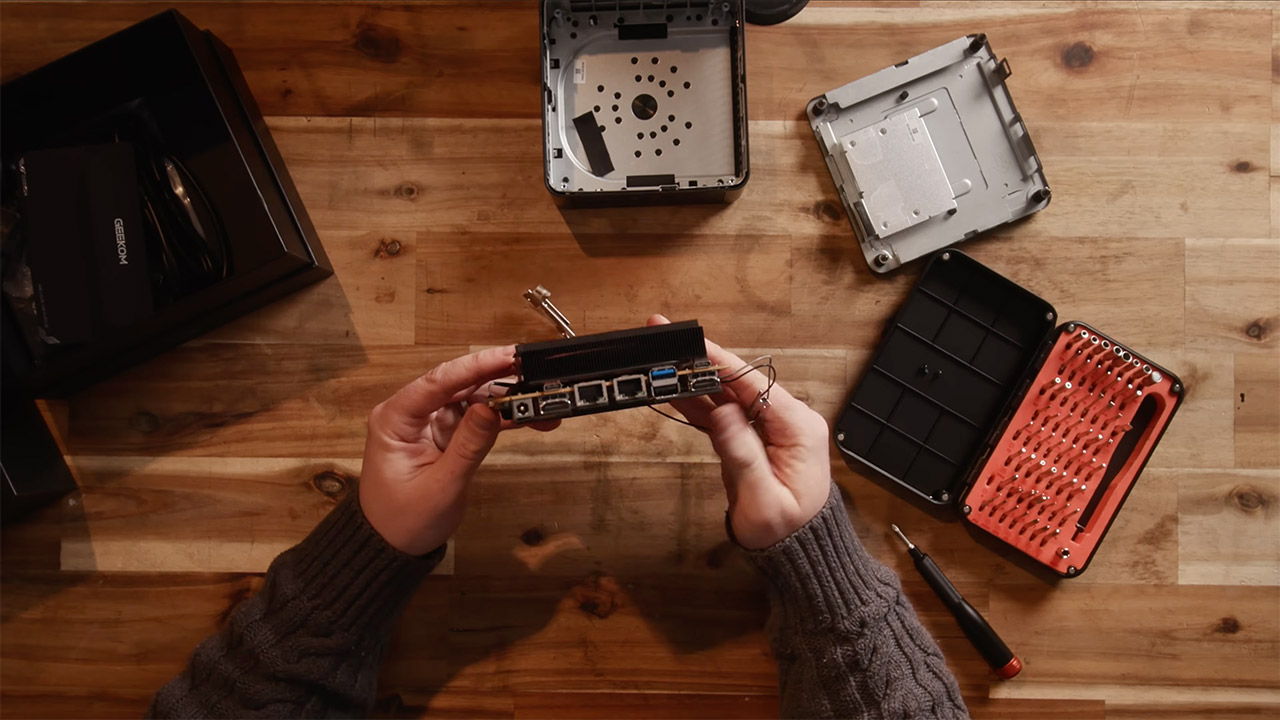The Stock Pot Custom Game Console Halo Cartridge