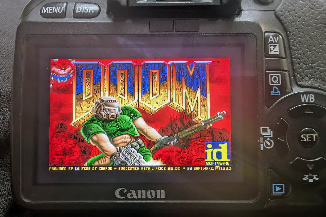 DOOM Canon EOS 550D Camera Port