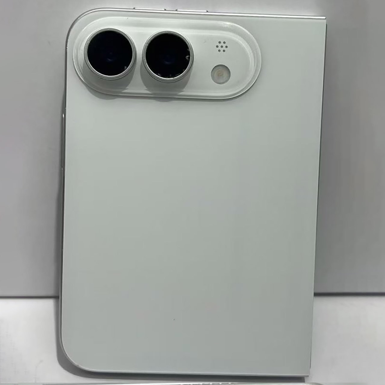 Apple iPhone Ultra Fold Early Testers
