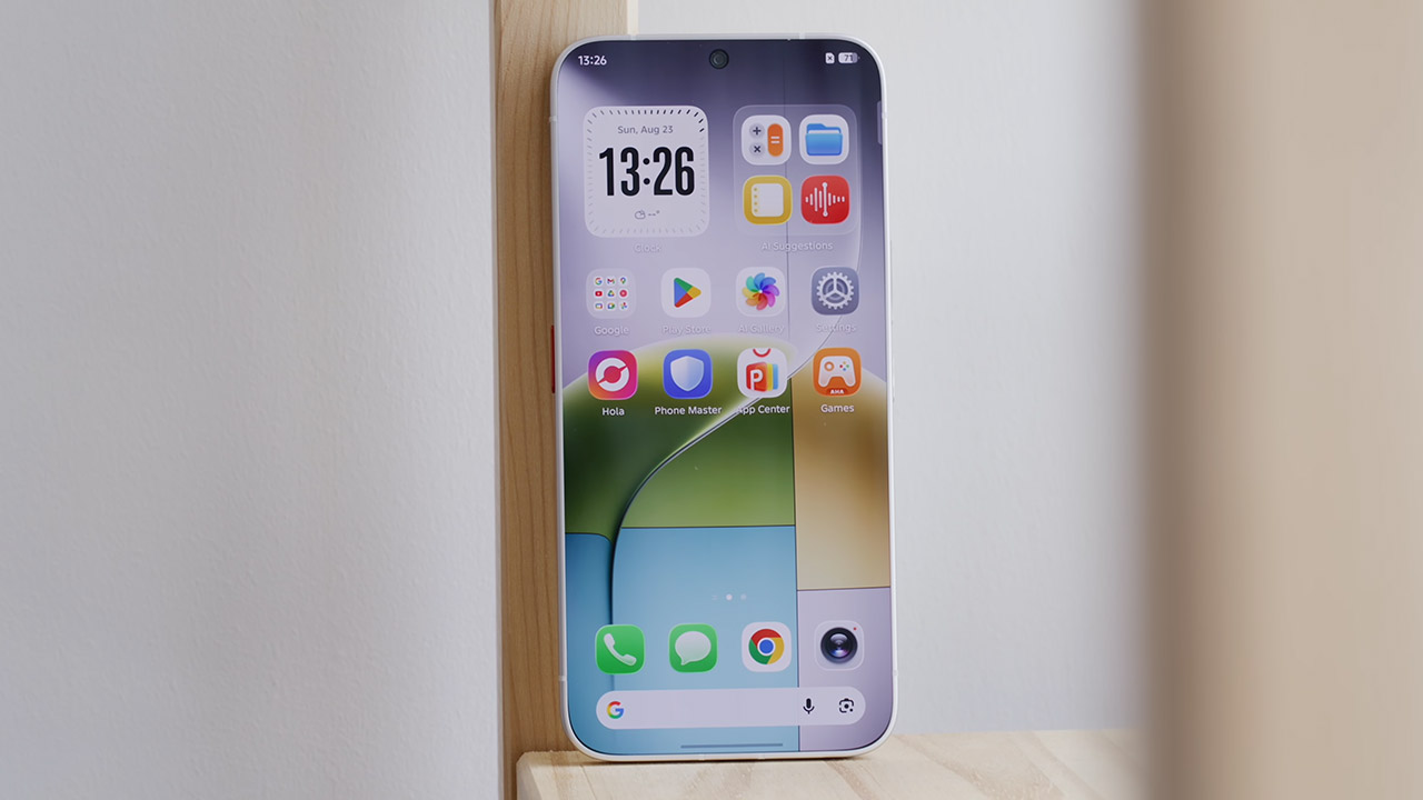Tecno Bezel-less Concept Phone Hands-On