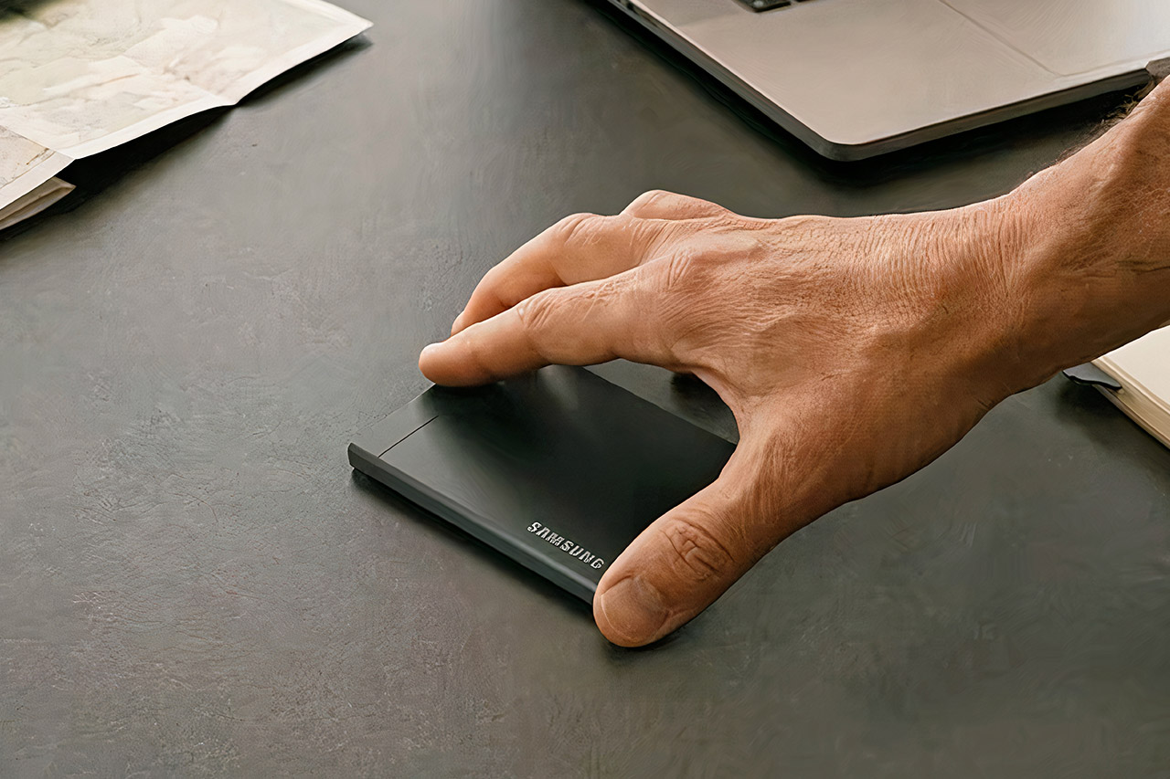 Samsung P9 USB4 Pocket SSD