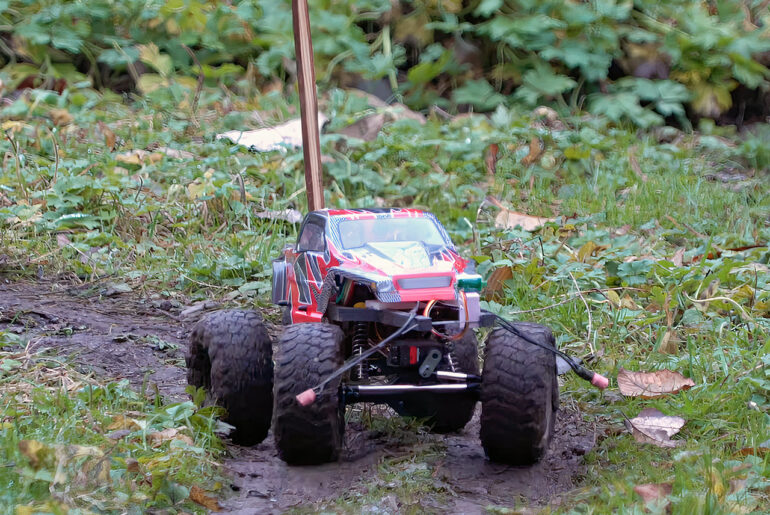 R/C Car 100,000 Scale Mile Drive Experiment