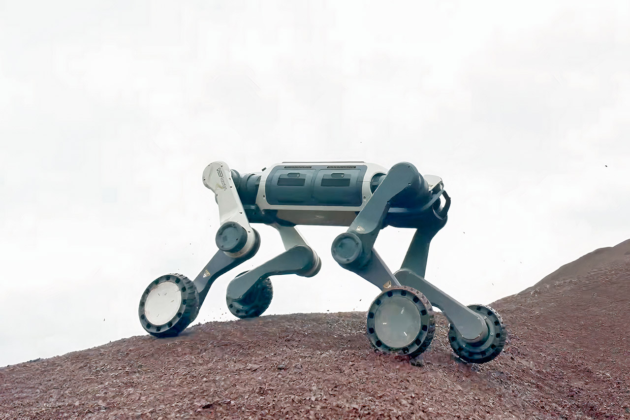 DEEP Robotics Lynx M20 Robot Red Desert