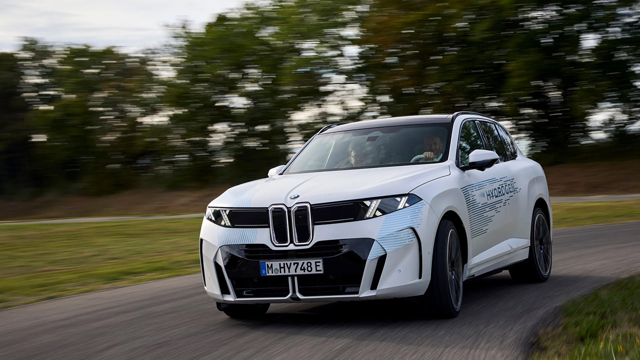 BMW iX5 Hydrogen Production Fuel Cell Test Drive