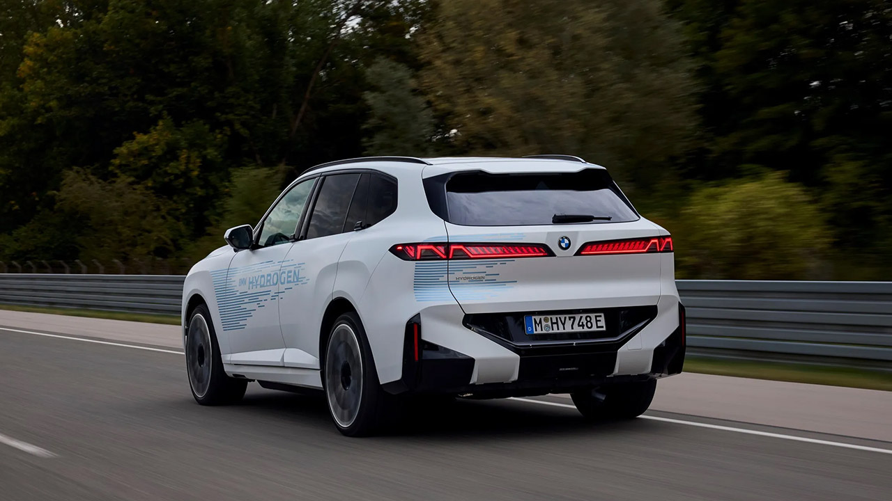 BMW iX5 Hydrogen Production Fuel Cell Test Drive