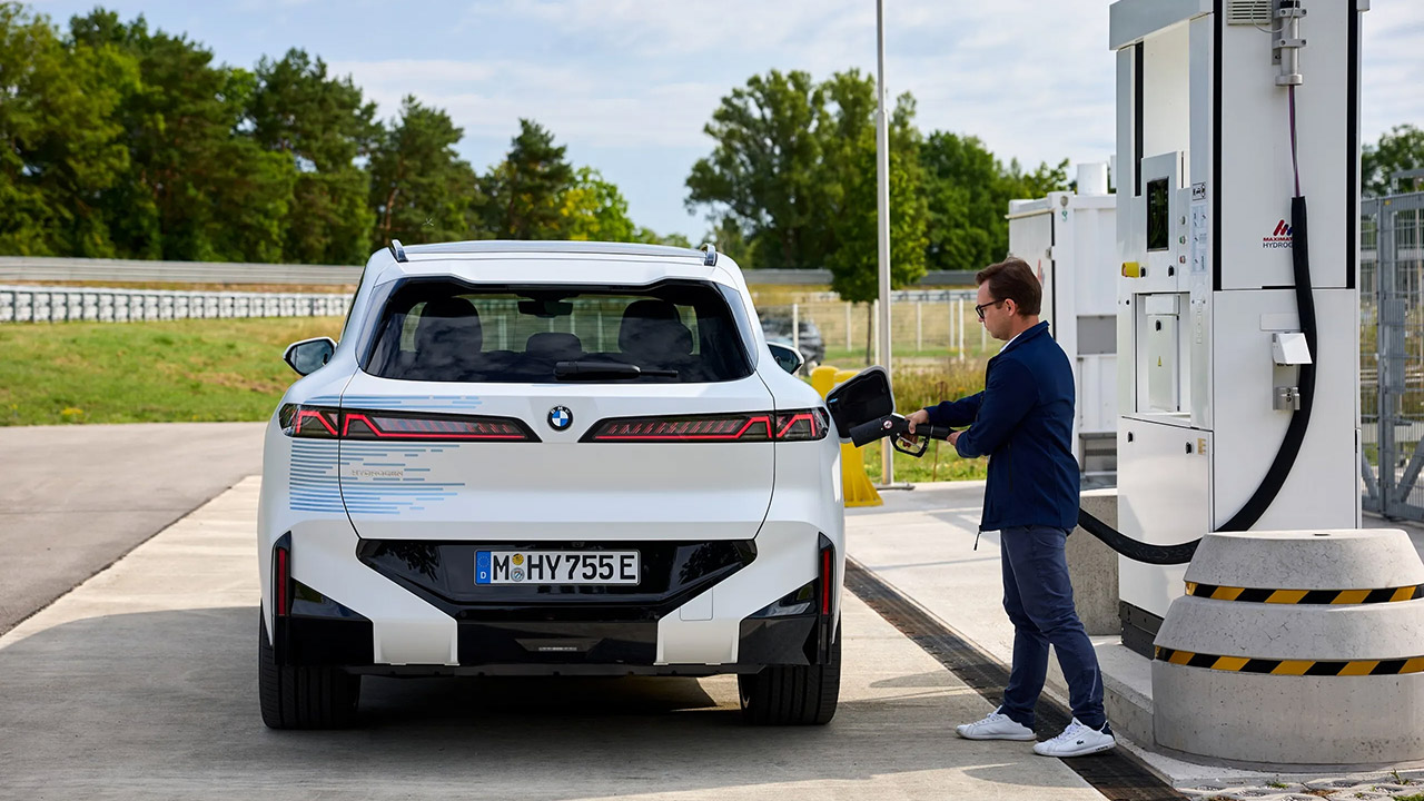 BMW iX5 Hydrogen Production Fuel Cell Test Drive