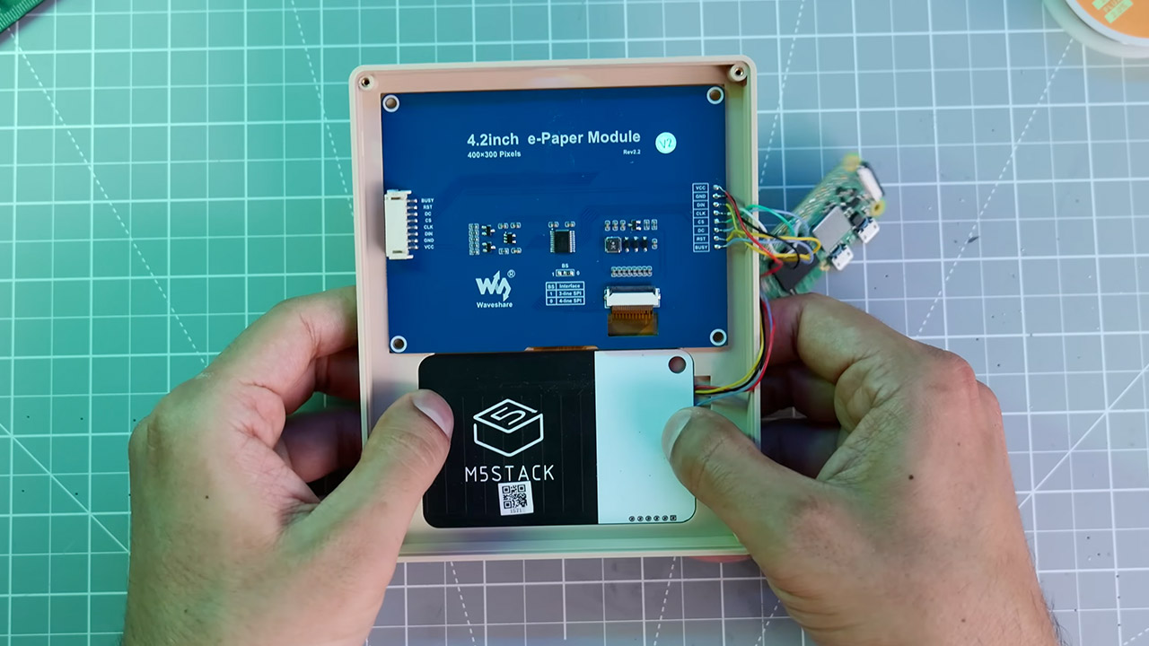 Mirza Makes ePaper Smart Journal Distraction Free Computer