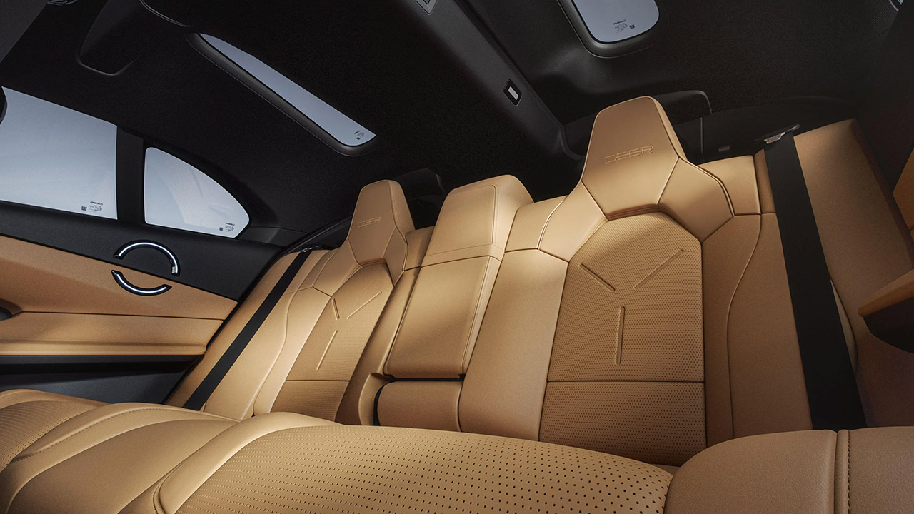 CEER EXOBOT Interior