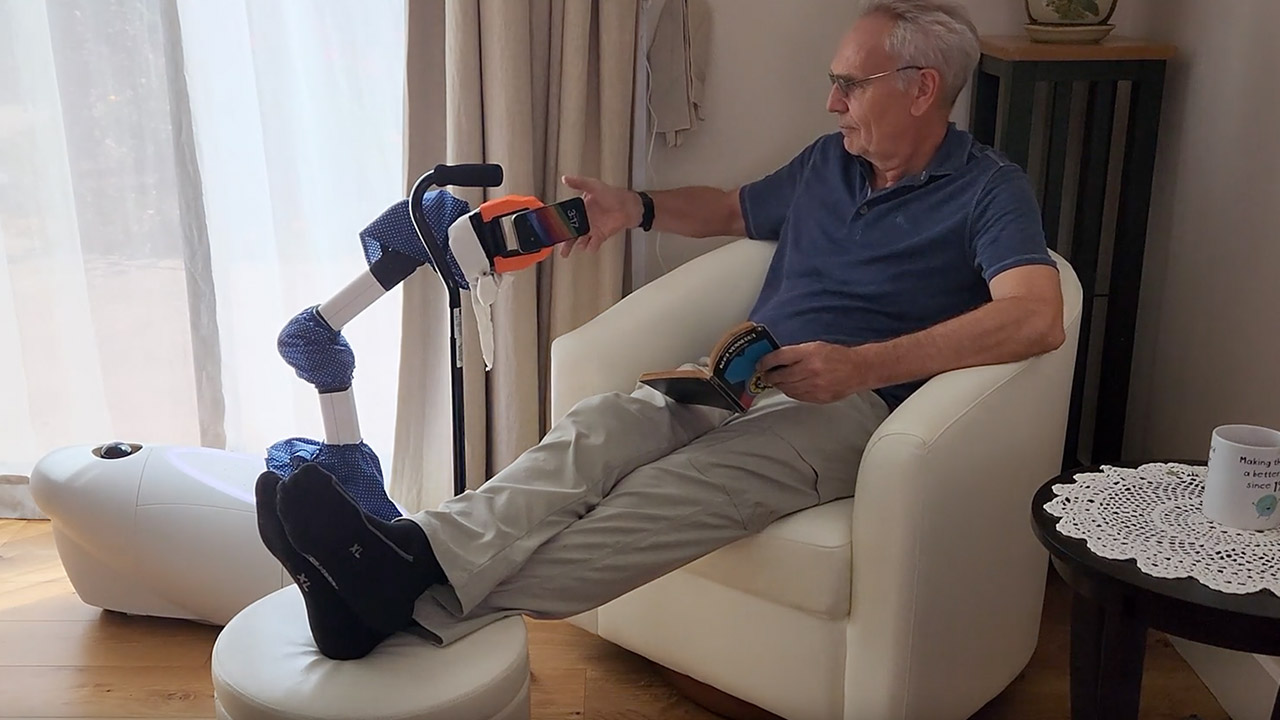 The Robot Works AI Goose Robot Household