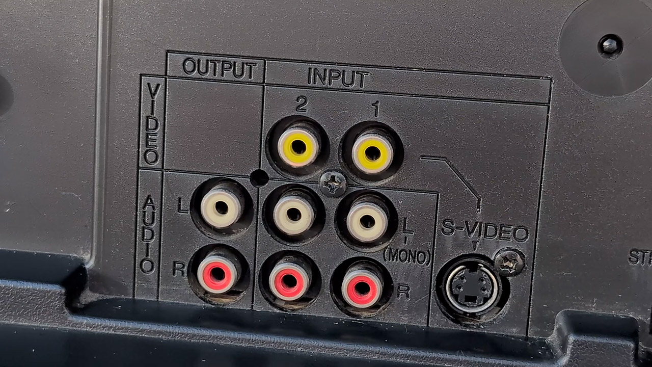 Mitsubishi 40" CRT CS4307 TV Set