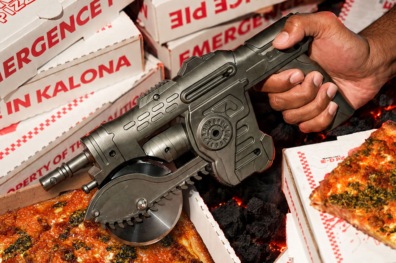 Xbox Prince Street Pizza Gears of War Lancer Cutter