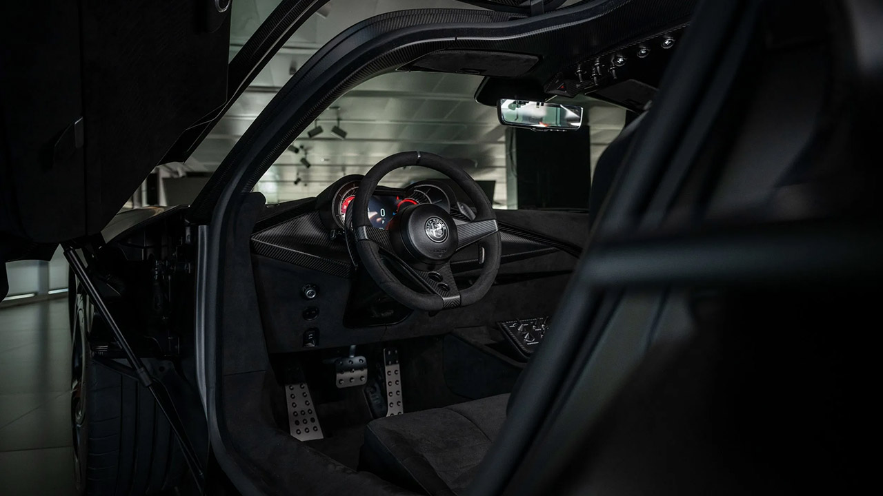 Alfa Romeo 33 Stradale Perla Nera Interior