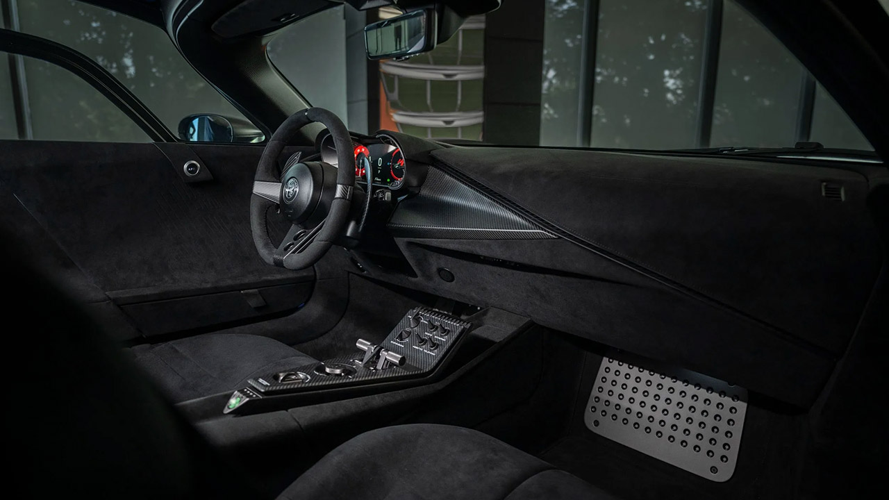 Alfa Romeo 33 Stradale Perla Nera Interior
